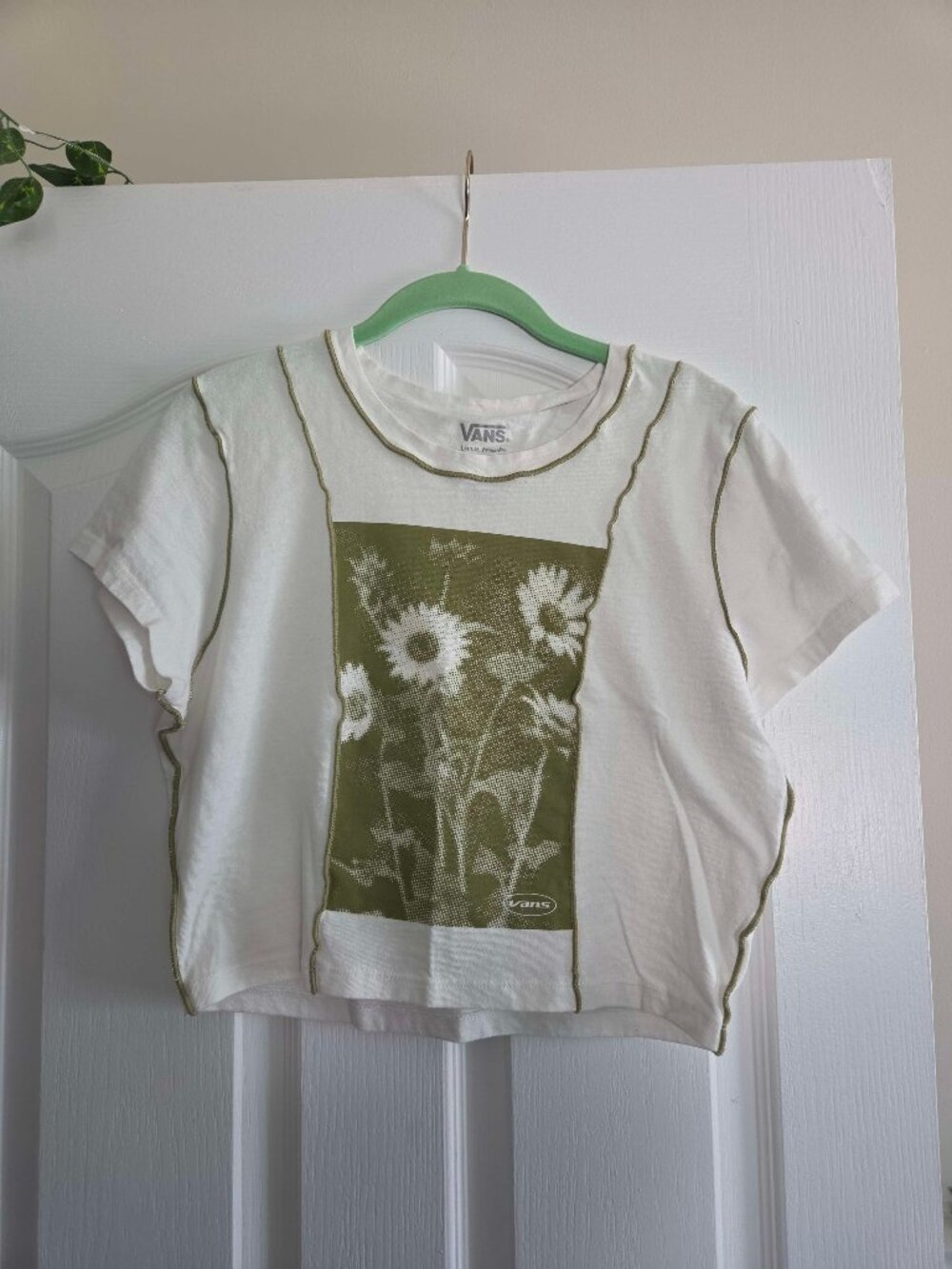 Vans Fitted Crop Top Short Sleeve Green Flowers X-Large